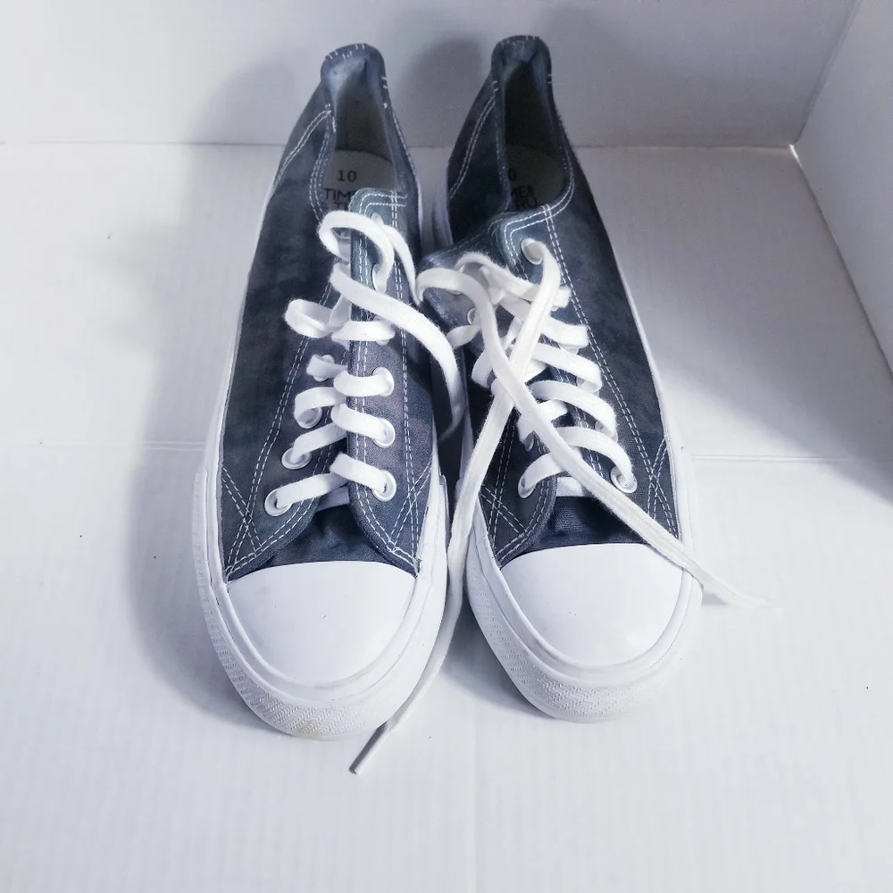 TIME & TRU CANVAS WOMEN'S PLATFORM MEMORY FOAM SHOE WITH A BLEACHED LOOK SIZE 10